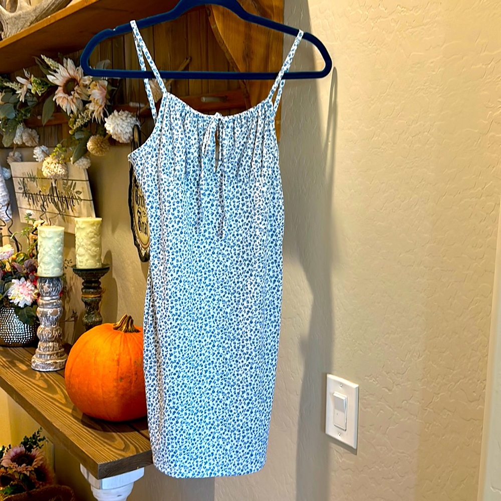 Soft and stretch spaghetti strap dress with tie front